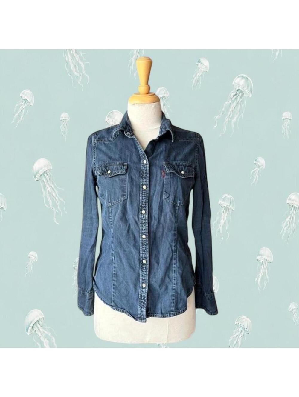Levi’s button up shirt